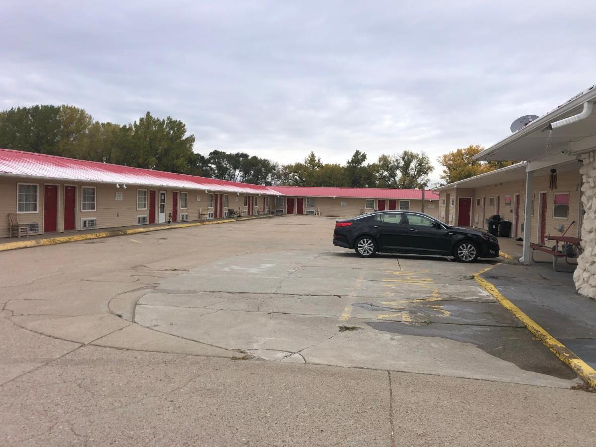 Big 12 Motel Broken Bow Exterior photo