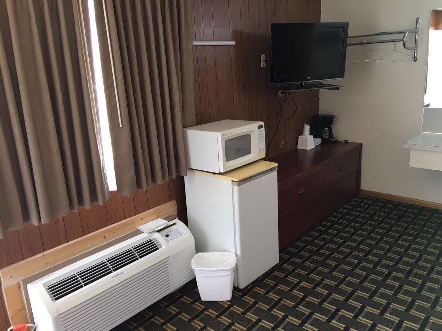 Big 12 Motel Broken Bow Exterior photo